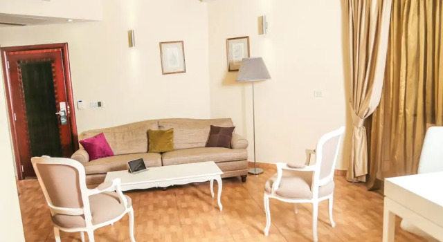 Полулюкс с балконом Particular Destiny Suites