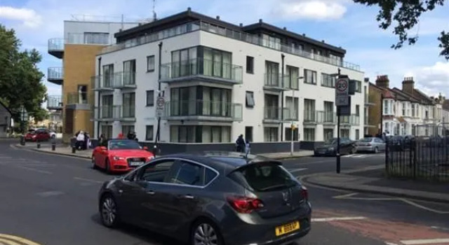 201 Upton Lane, Забронировать Отель Ньюхэм Лондон, рядом с Плейстоу