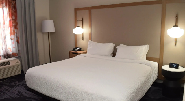Fairfield Inn & Suites Mt. Pleasant, Prenota Hotel Mount Pleasant Michigan