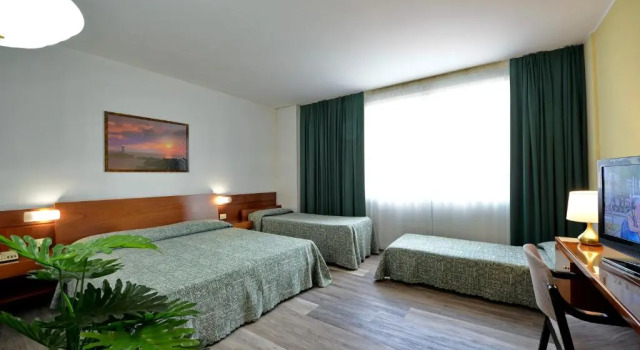Четырёхместный номер Standard Hotel Krystal