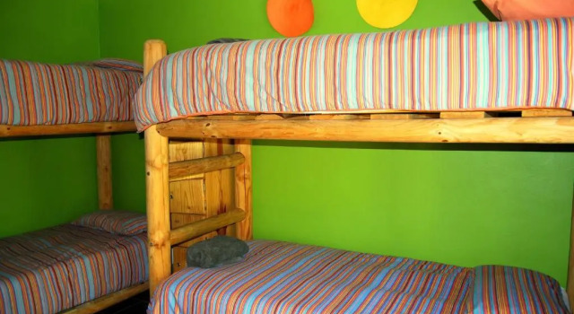 Кровать в общем номере Cape Agulhas BACKPACKERS