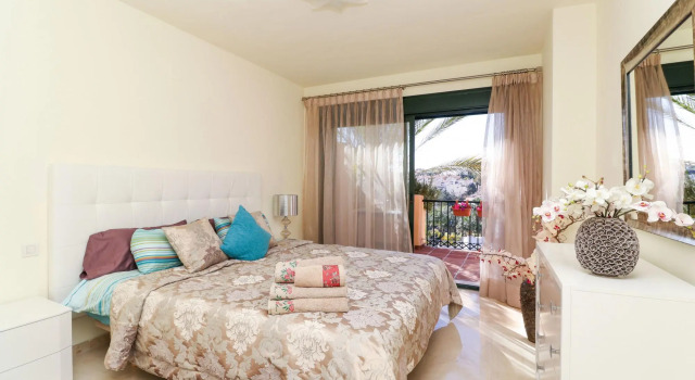 CAMPANARIO in Estepona, Забронировать Отель Отели и гостиницы Эстепона, рядом с Atalaya Golf &amp; Country Club, Отель