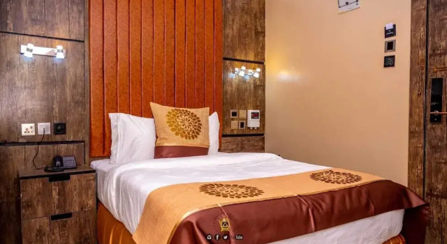 Joker Hotel And Suite, Rezervați Hotel Hoteluri SPA în Ikpoba-Okha, SPA