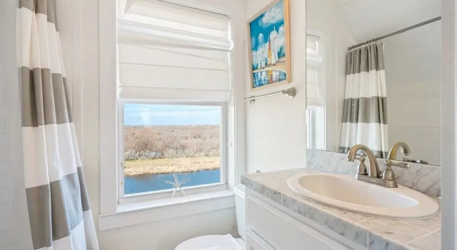 Коттедж с 3 комнатами #beach Please 3 Bedroom Home by RedAwning
