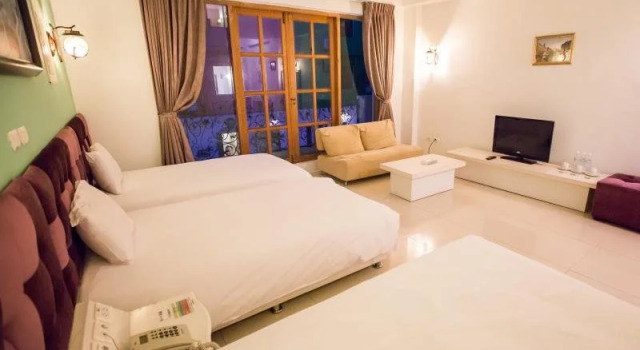 Rainbowtown Hotel