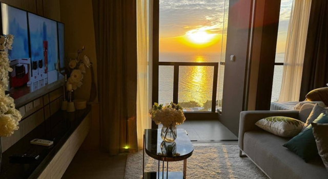 Luxury Sea View 1BR Rooftop Infinity Pool & Gym, Забронировать Апартаменты/квартира Отели провинции Чонбури с парковкой, Парковка
