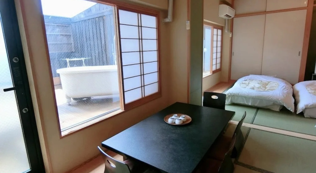Трёхместный номер Standard с балконом Minshuku Inn Shirahama Ekinoyado