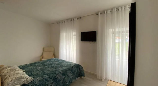Remarkable 2-bed House in Ponta Delgada, Забронировать Апартаменты/квартира Понта Делгада Азорские острова, рядом с Церковь Иезуитского колледжа
