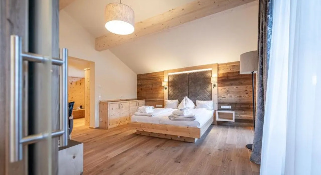 Полулюкс Hotel Kornock