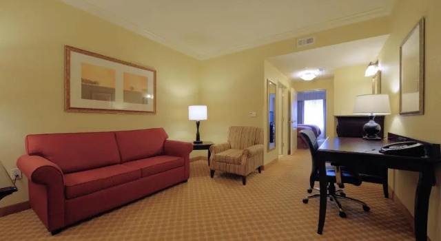 Четырёхместный люкс c 1 комнатой Country Inn & Suites by Radisson, Columbia at Harbison, SC