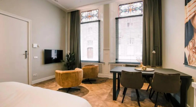 City center located City Villa Tilburg Alexander, Забронировать Отель Тилбург Северный Брабант