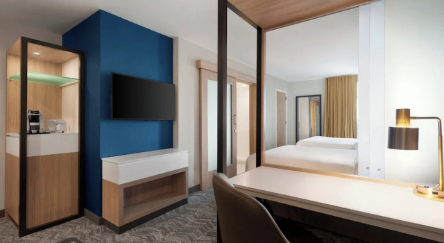 Люкс с видом на город SpringHill Suites by Marriott Milwaukee West/Wauwatosa
