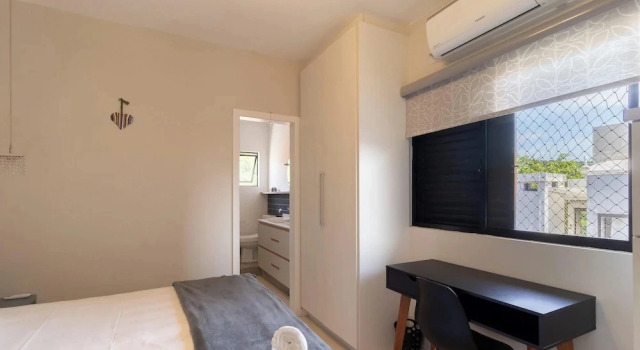 Апартаменты Penthouse W/terrace 5 min From the Beach Cos302