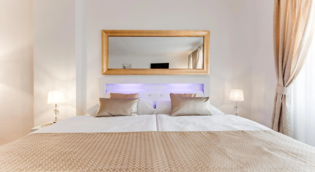 Charles Bridge Royal Apartment - Castle District