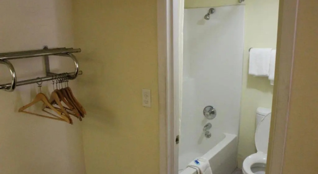 Четырёхместный номер Standard Home Suites Hill Country