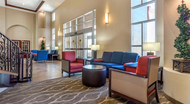 Spark by Hilton Tempe Phoenix Airport, Забронировать Отель Пруд в Темпе Phoenix Metropolitan Area, рядом с Детский музей Halle Heart