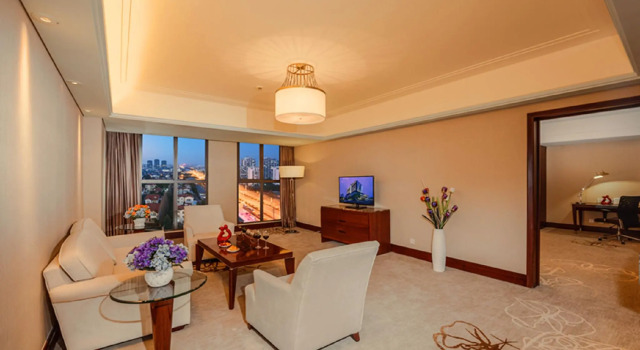 Люкс Deluxe Four Points by Sheraton Kunshan