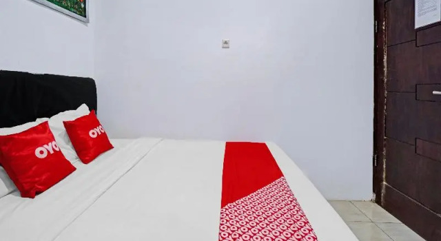 OYO 90375 P10 Syariah, Prenota Hotel Malang East Java, vicino a Taman Krida Budaya Jawa Timur