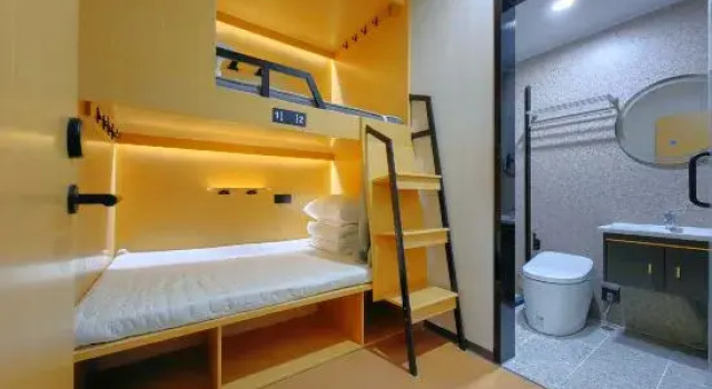 Кровать в общем номере (мужской номер) Youth Hostel (Shanghai Global Harbor)