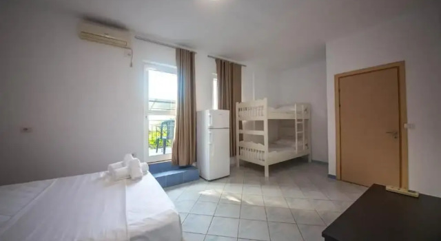Четырёхместный номер Standard с балконом и с видом на море Noemis Hotel Ksamil
