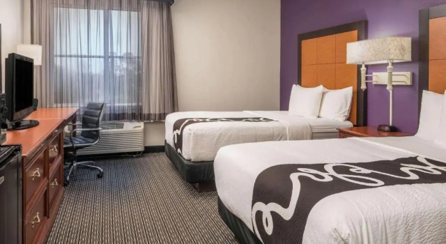 Четырёхместный номер Deluxe La Quinta by Wyndham Naples East