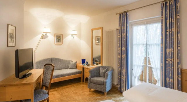 Hotel Alpenflora, Забронировать Отель Отели и гостиницы Кастельротто, рядом с Подъемник Маринценлифт, Отель