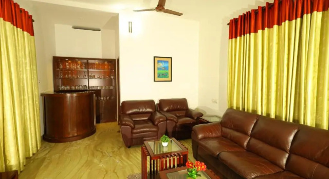 Oikos Periyar White House