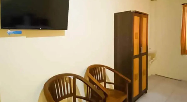 RedDoorz Syariah near T1 Juanda Airport 2