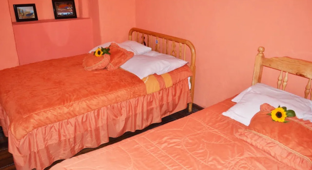 Colonial House Inn, Book Hostel Cheap Hotels in Sierra
