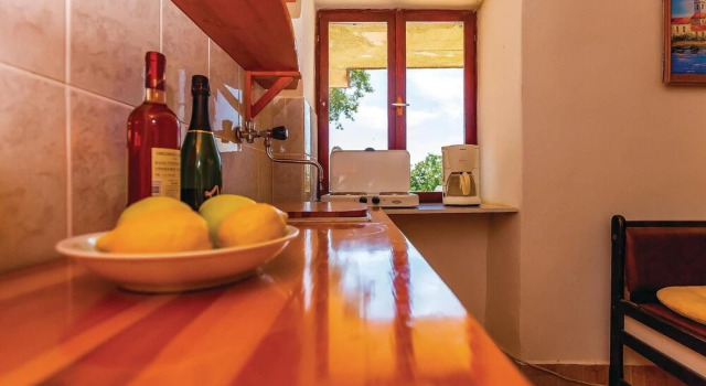 Amazing Home in Jablanac With 2 Bedrooms and Outdoor Swimming Pool, Boek Hotel Hotels in Lika-Senj County met zwembad, Zwembad