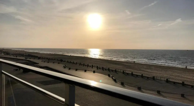 Luxury Seaview Apartment with free private garage, Rezerwuj Apartament Hotele w Bruksela z parkingiem, Parking