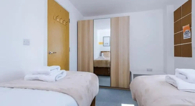Stunning 2-bed Apartment With Allocated Parking, Забронировать Апартаменты/квартира Лидс Западный Йоркшир, рядом с Кинотеатр Hyde Park Picture House