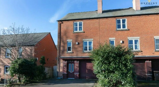 Captivating & Comfy 3 Bed Home 2Parking, Забронировать Отель Отели Дерби 3 звезды, рядом с Театр Дерби, 3*