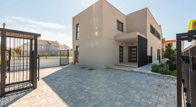Villa Cvita & Mia ZadarVillas, Rezerwuj Willa Privlaka Zadar County
