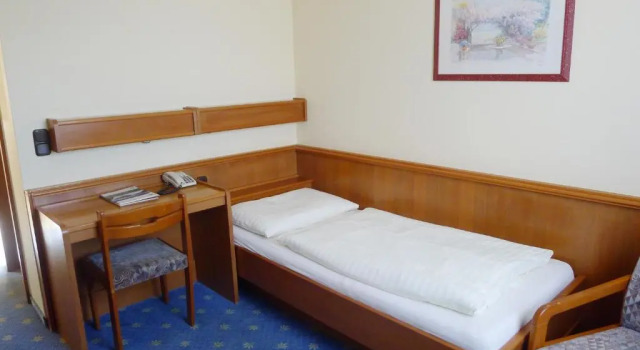 Номер Standard Hotel Restaurant Böck "Roter Hahn"