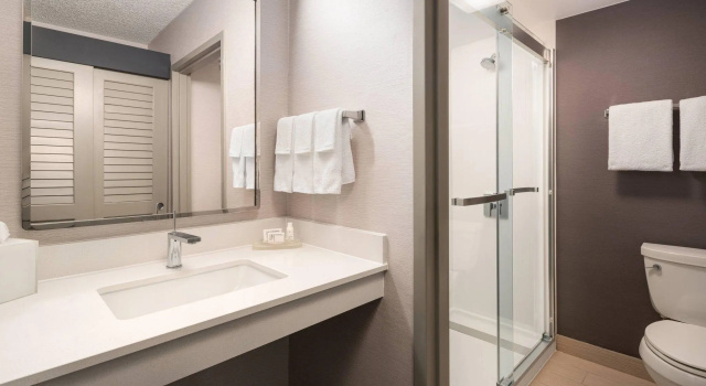 Двухместный люкс c 1 комнатой Courtyard Los Angeles Torrance/Palos Verdes