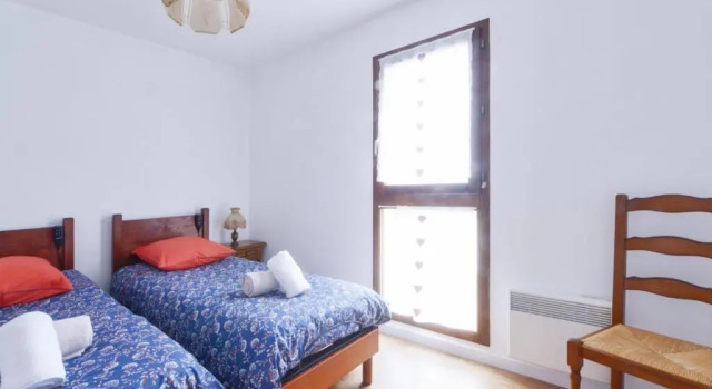 Charming and large flat with balcony 3 min to Sallanches station - Welkeys, Book Hotel Sallanches Rhône-Alps