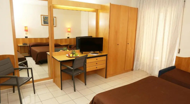 Трёхместный номер Standard Hotel Meranda