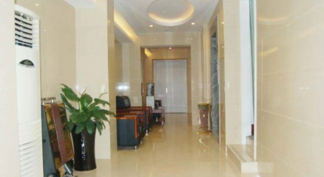 Fuerte Chain Hotel Guangde Xinjinjiang, Book Hotel Hoteller i Guangde med parkering, Parkering