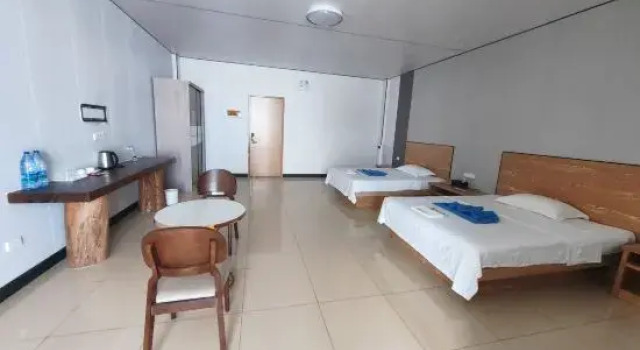 Mermaid N2, Book Hotel Hotels in Guadalcanal with Parking, Parking