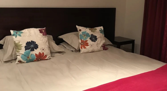 Номер Luxury VJ's Guesthouse and Restaurant