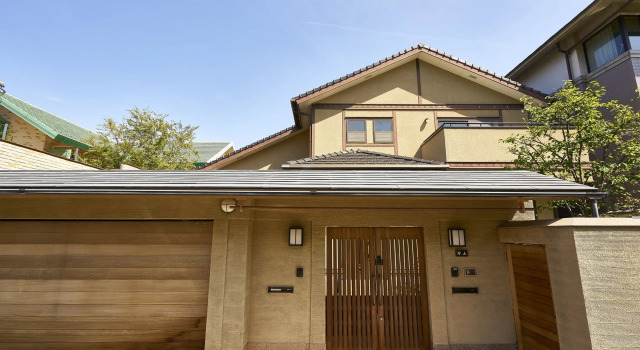 Guesthouse Nijo Fukuro-Tei, Book Hotel Kyoto Japan