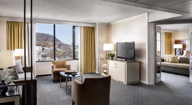 Люкс Omni Mont-Royal Hotel