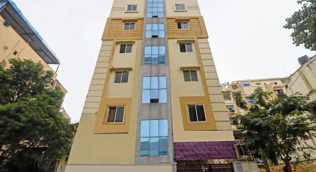 Oyo 80590 Sri Sudharshana Sai Luxury Rooms, Rezerwuj Hotel Gachibowli 