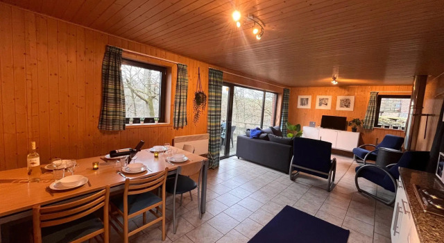 Charming Stay by the Meuse, Забронировать Отель Отели провинции Намюра с парковкой, Парковка