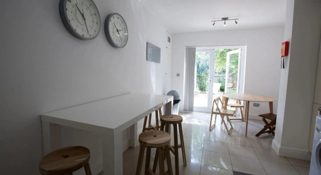 Tooting Rooms & Studio by PrimeCityHosts, Rezervați Hotel Hoteluri de 5 stele în Merseyside, 5*
