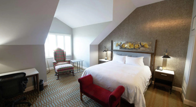 Двухместный люкс c 1 комнатой Virginia Crossings Hotel, Tapestry Collection by Hilton