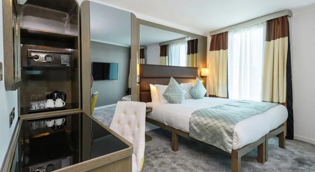Двухместный номер Standard c 1 комнатой Atrium Hotel Heathrow