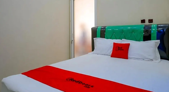 RedDoorz @ Jalan Raya Kaliwungu Selatan Kendal, Prenota Hotel Kendal Central Java
