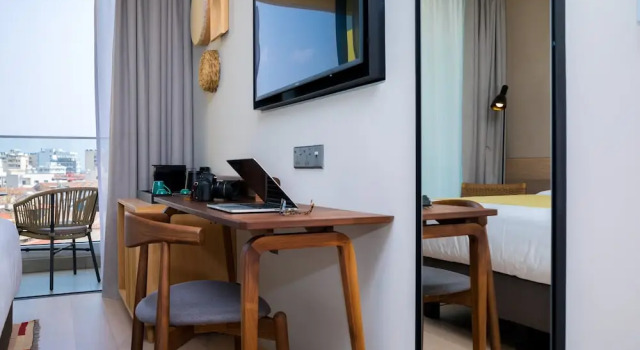 Standardní Dvoulůžkový s manželskou postelí pokoj s balkonem Hotel Indigo Larnaca by IHG